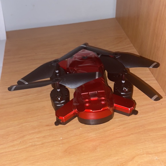 Red candy apple drone with a remote control - Picture 4 of 4